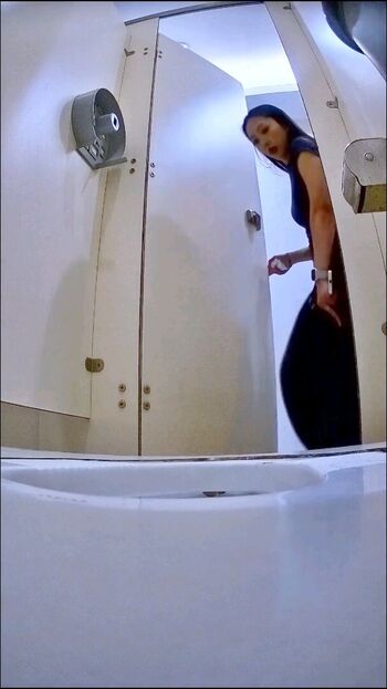Voyeur Asian Pissing Toilet &Amp; Upskirts Only