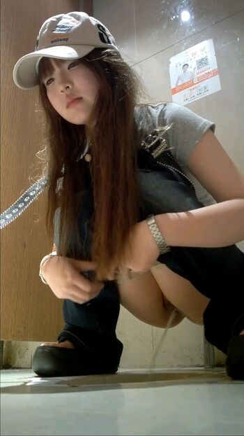 Voyeur Asian Pissing Toilet &Amp; Upskirts Only