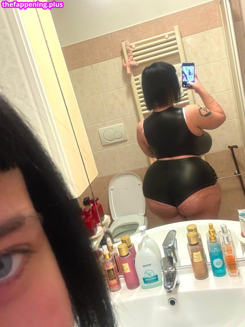 Mxmmytina / VVALENTINABONETALLI Foto OnlyFans Nua #108