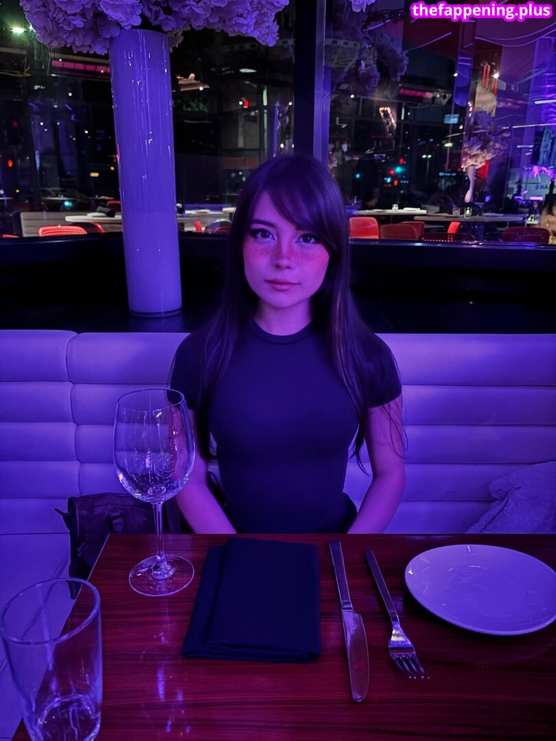 Vvriska / r9kscroller / vericha91 / wasianvriska Naken OnlyFans Foto #7