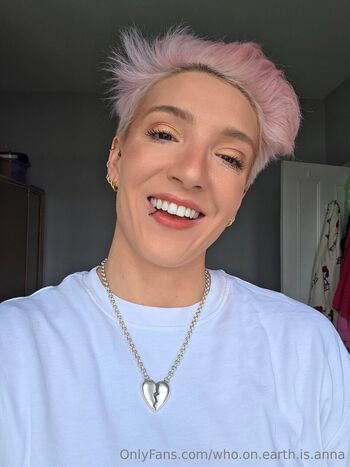 who.on.earth.is.anna