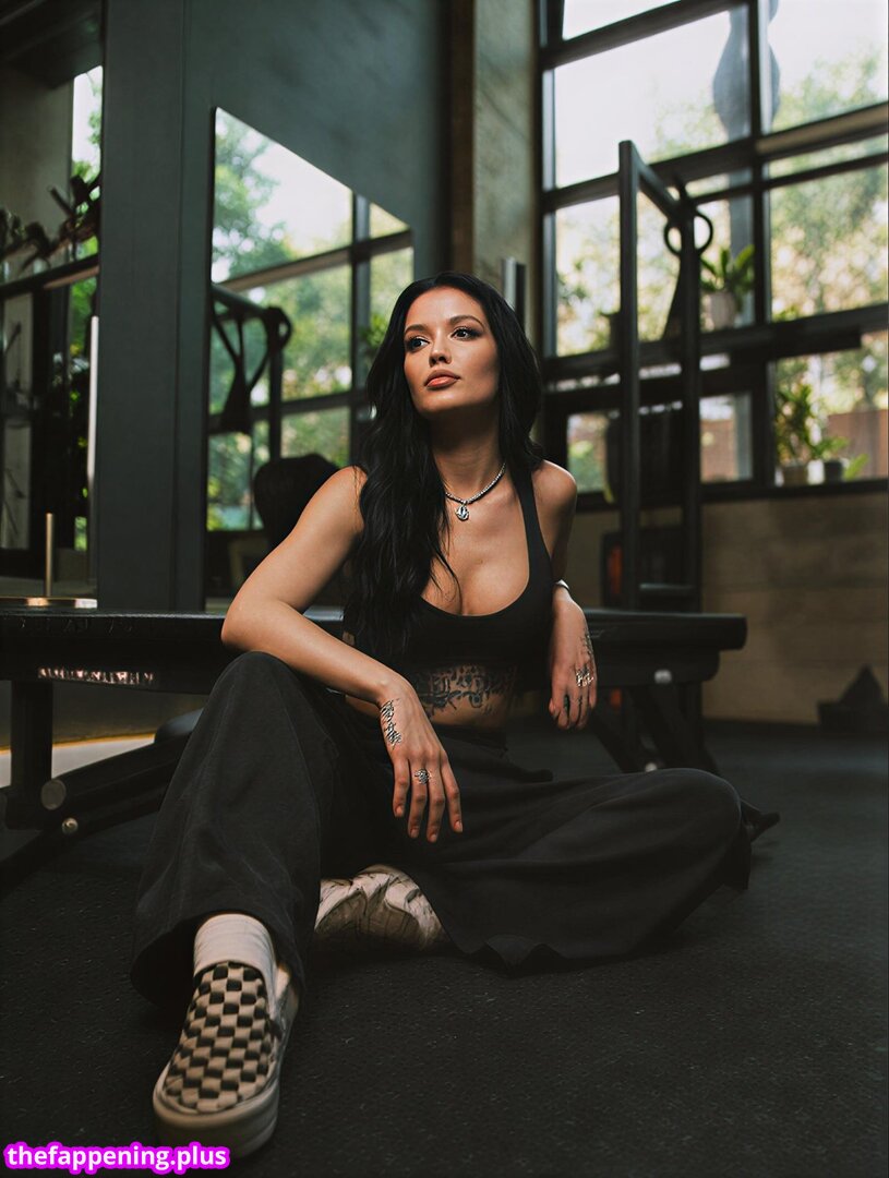 Saraya Bevis / WWE's Paige / realtonistorm / saraya Nagie OnlyFans Zdjęcie #1