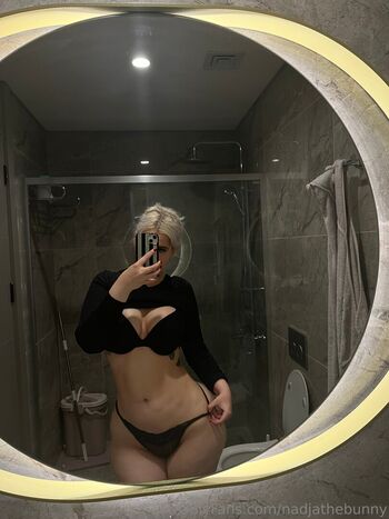 yourfavoritenextdoorgirl