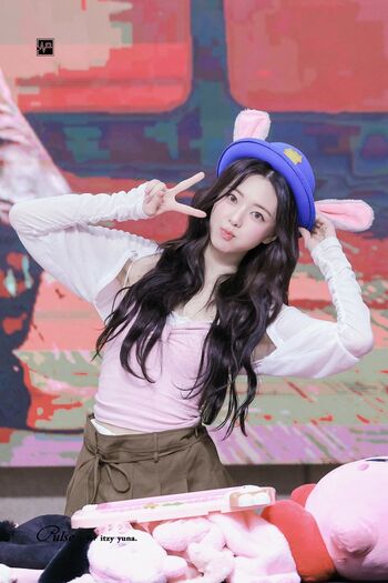 Yuna - ITZY (유나, Shin Yu Na)