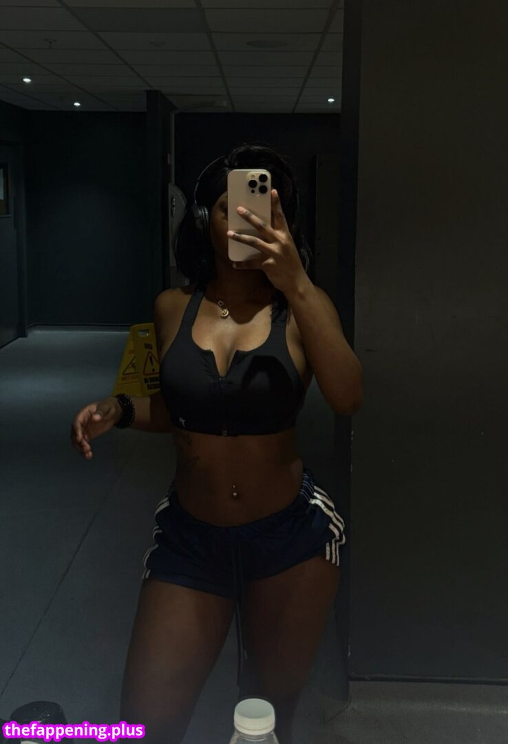 Yyaizabennett Nagie OnlyFans Zdjęcie #5