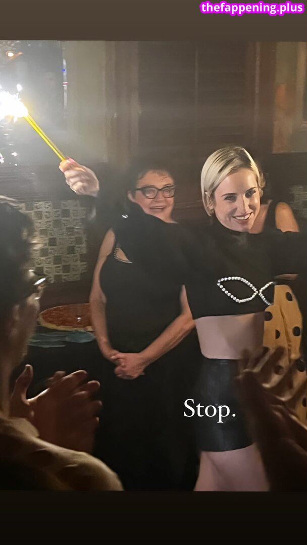 Zoe Lister Jones / https: / zoelisterjones Nude OnlyFans Photo #21