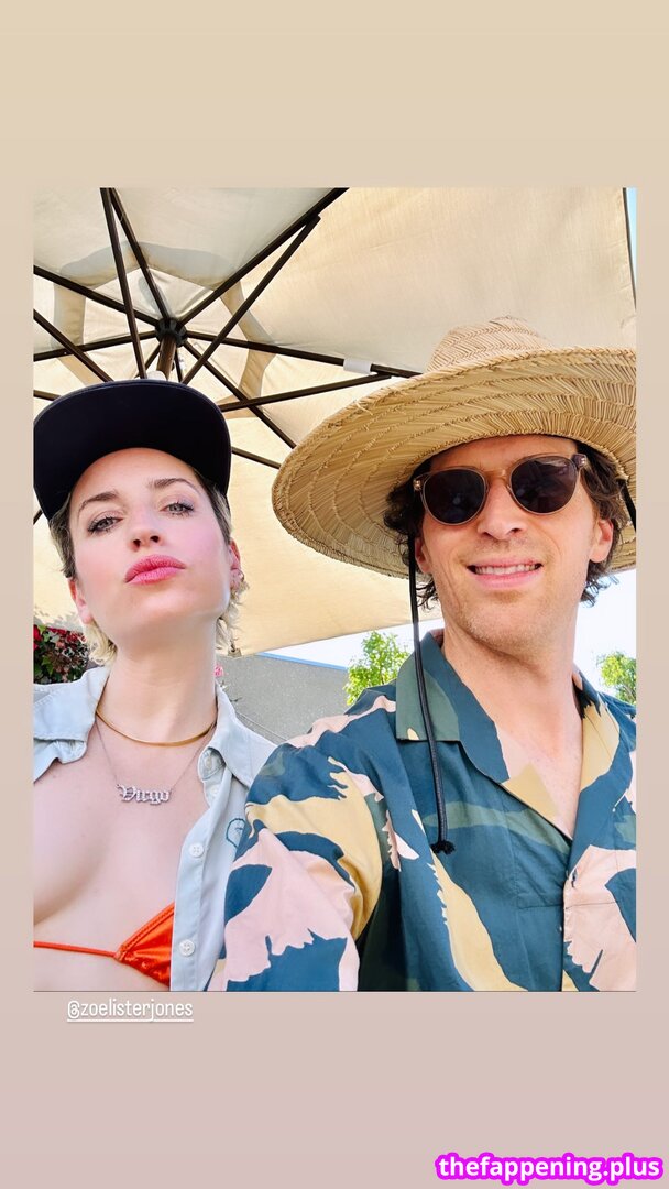 Zoe Lister Jones / https: / zoelisterjones Фото оголеного OnlyFans #30