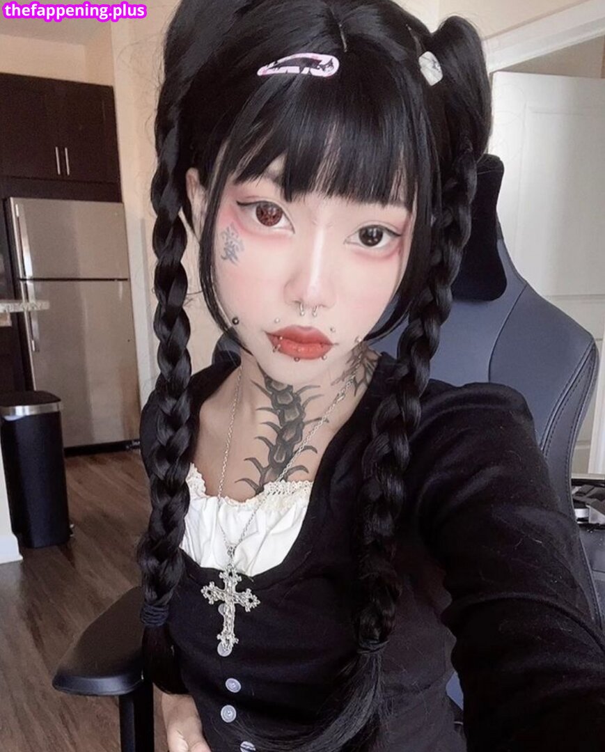 zoey0w0 / zzoey0w0 Çıplak OnlyFans Fotoğrafı #1